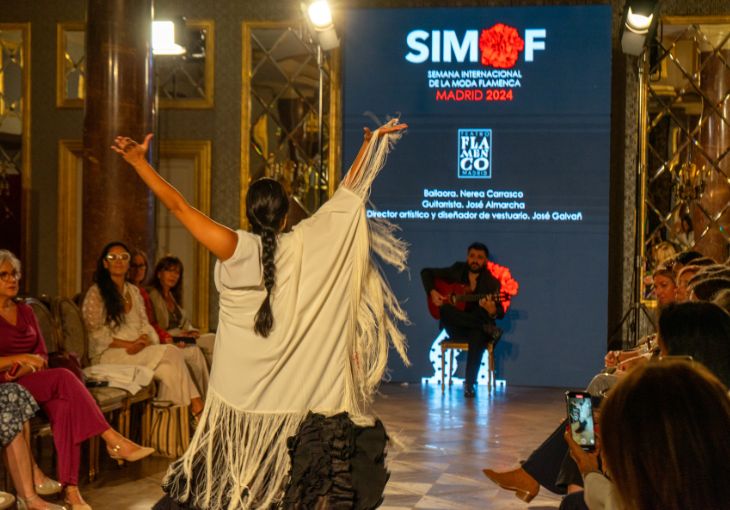 Imagen principal del artículo Teatro Flamenco Madrid brilla en SIMOF 2024. Perfecta fusión de moda y arte flamenco